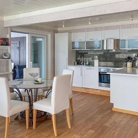 Cozy In Gurskoy With Sauna شقة