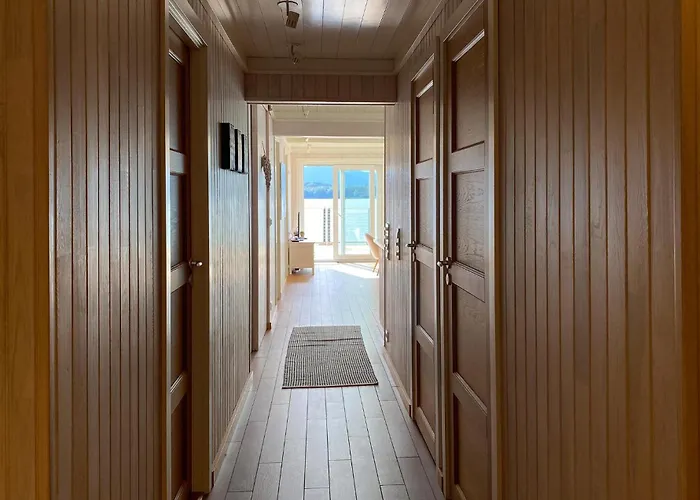 Cozy In Gurskoy With Sauna *