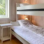 Lovely In Gurskoy With Sauna Апартаменты *