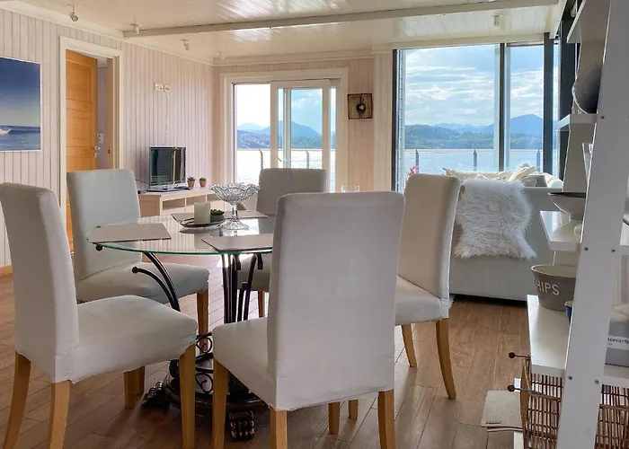 Cozy In Gurskoy With Sauna *